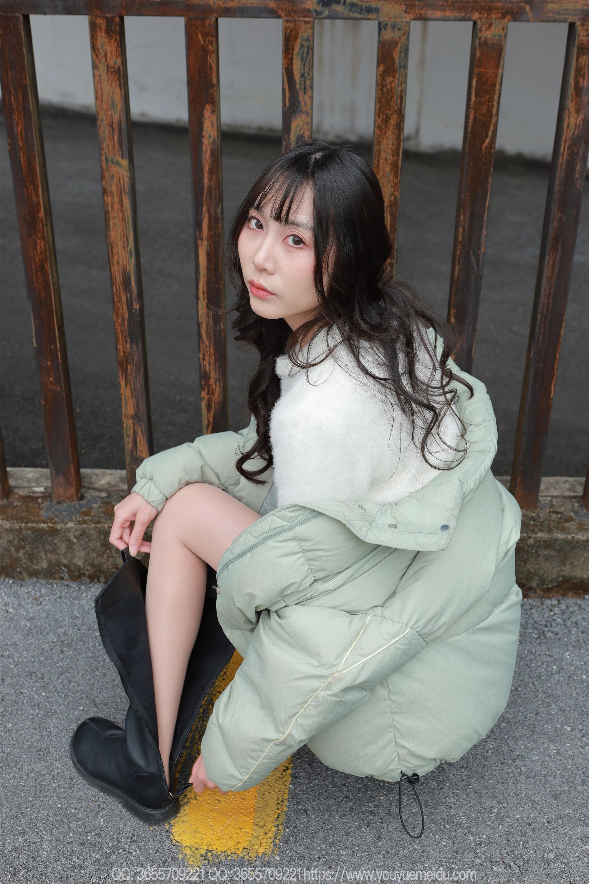 IESS异思趣向  2025.04.02 丝享家 2017 团团《长靴包臀裙（上）》